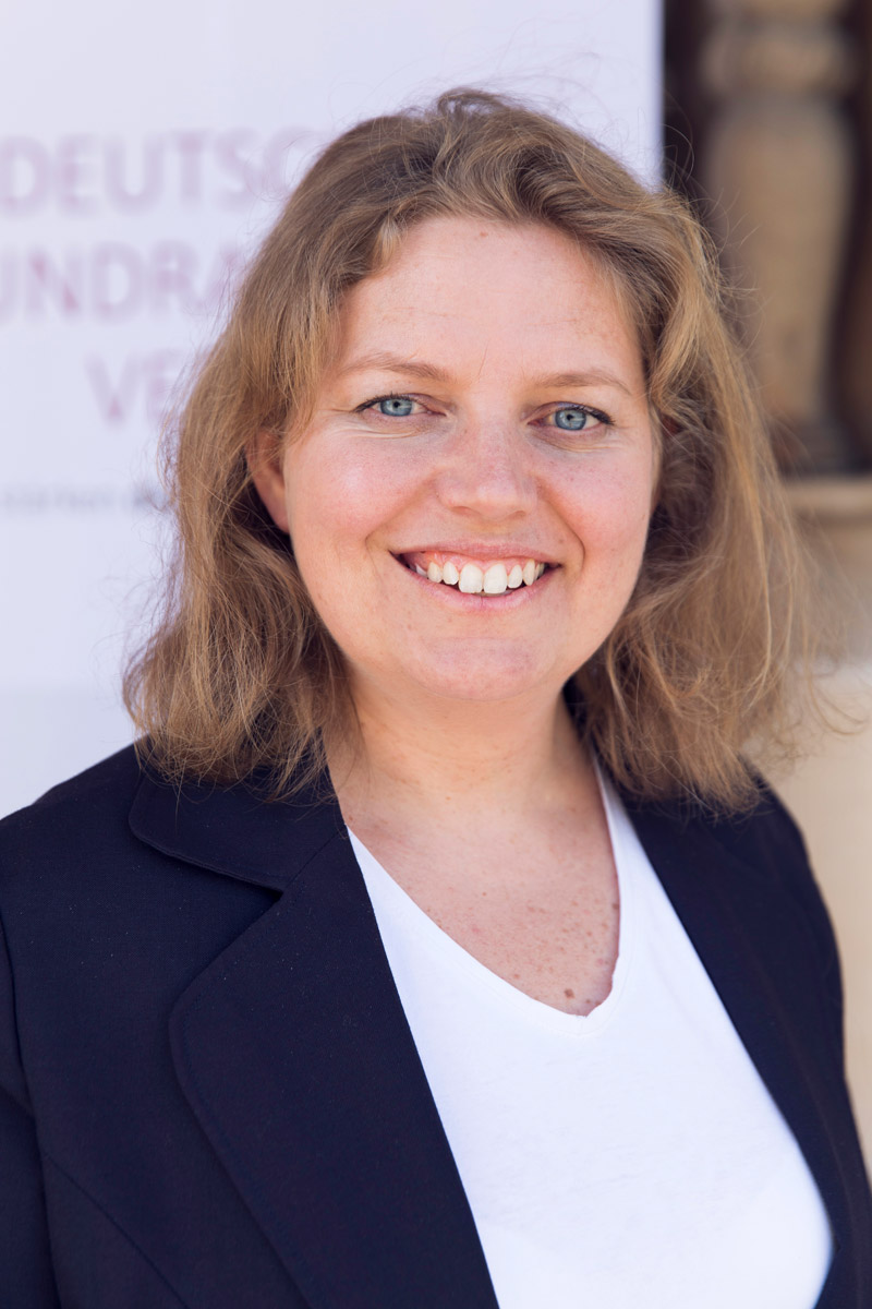 Larissa Probst | Porträtfoto |  Christian Osterhaus | Berater für Führungskräfte | christian-osterhaus.de